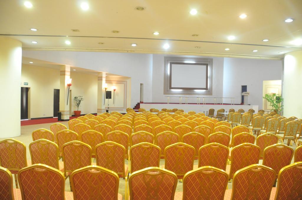 Nicon Luxury Abuja Hotel Bagian luar foto