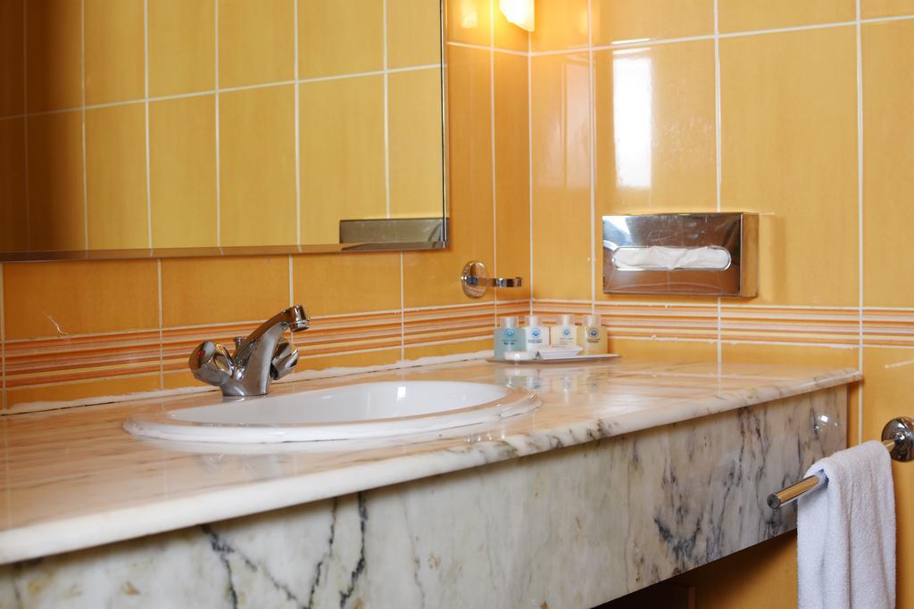 Nicon Luxury Abuja Hotel Bagian luar foto