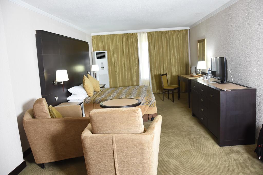 Nicon Luxury Abuja Hotel Bagian luar foto