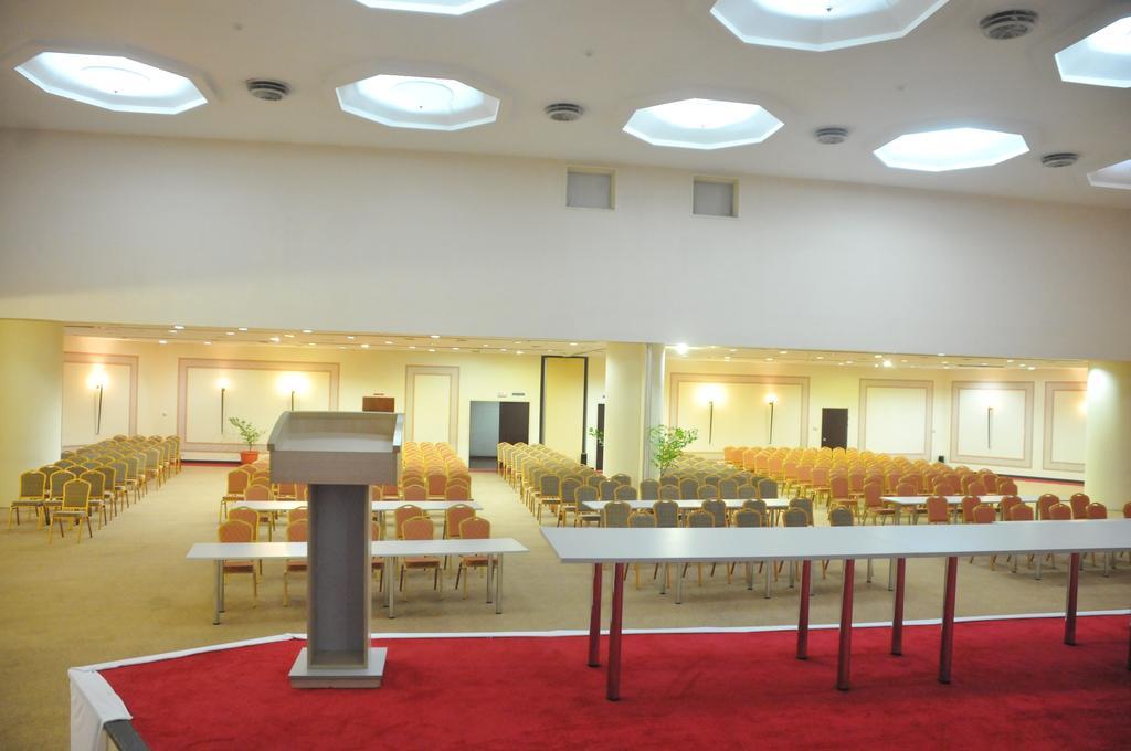 Nicon Luxury Abuja Hotel Bagian luar foto