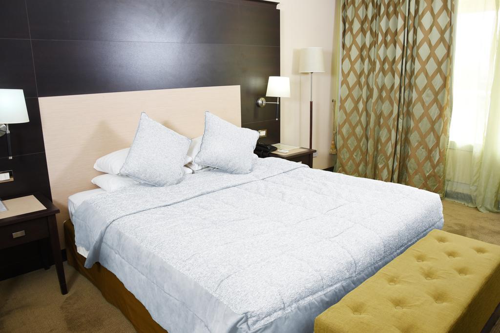 Nicon Luxury Abuja Hotel Bagian luar foto