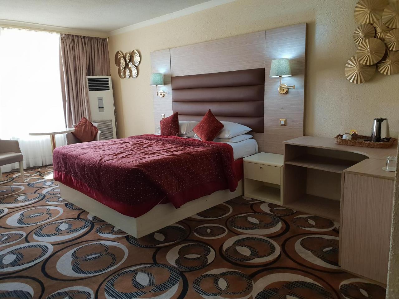 Nicon Luxury Abuja Hotel Bagian luar foto