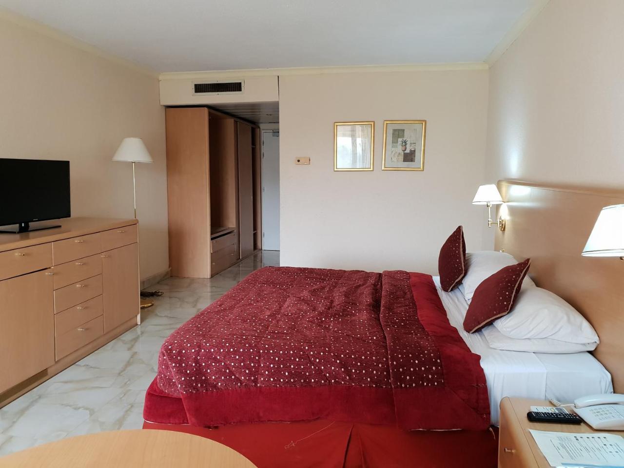 Nicon Luxury Abuja Hotel Bagian luar foto